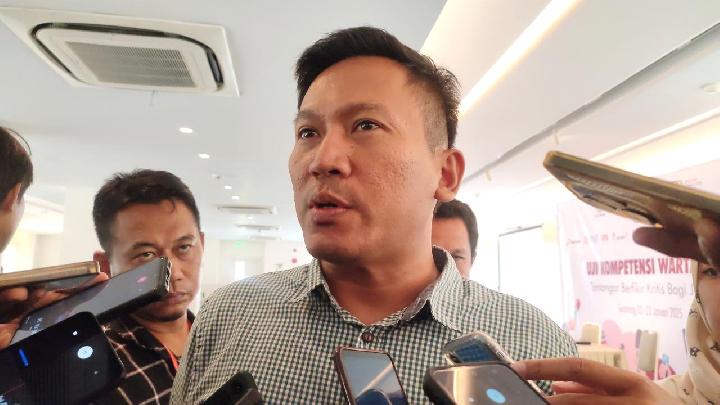 Aktivitas ekonomi di kawasan perdagangan Kota Semarang, mencerminkan geliat pertumbuhan yang didorong kebijakan pemerintah daerah.