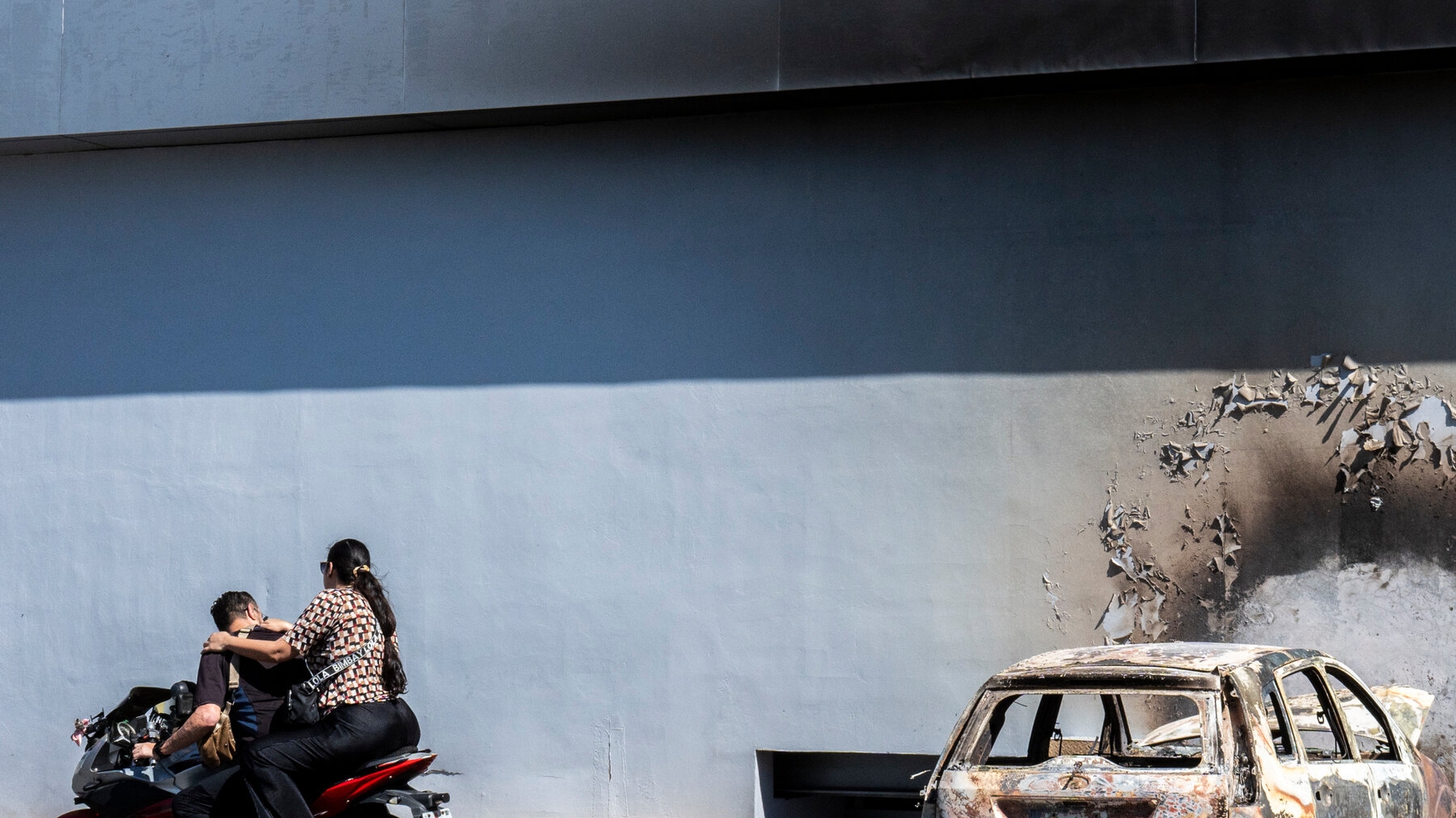 Petugas penegak hukum menghadapi konsekuensi berat dari kekerasan kartel narkoba yang terus meningkat di wilayah perbatasan dan jalur distribusi.