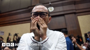 Riva Siahaan, mantan Direktur Utama PT Pertamina Patra Niaga, saat menjalani persidangan kasus korupsi tata kelola minyak mentah.