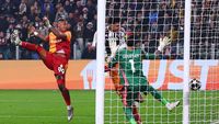 Para pemain Juventus merayakan gol penyama kedudukan yang memaksa laga berlanjut ke extra time melawan Galatasaray, dalam sebuah comeback dramatis.