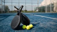 Salah satu lapangan padel yang beroperasi di area permukiman Jakarta, memicu keluhan warga terkait kebisingan. Pemerintah Provinsi DKI Jakarta tengah meninjau perizinan dan dampaknya, serta mencari solusi berkelanjutan.