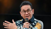 Menteri Perdagangan Zulkifli Hasan (kanan) saat memberikan keterangan pers. Pemerintah memastikan 1.819 produk ekspor unggulan RI ke AS tetap menikmati fasilitas bebas tarif, memperkuat perdagangan bilateral pasca putusan Mahkamah Agung AS.