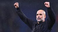 Pep Guardiola menyuarakan sikap waspada di tengah ketatnya persaingan gelar Liga Inggris.
