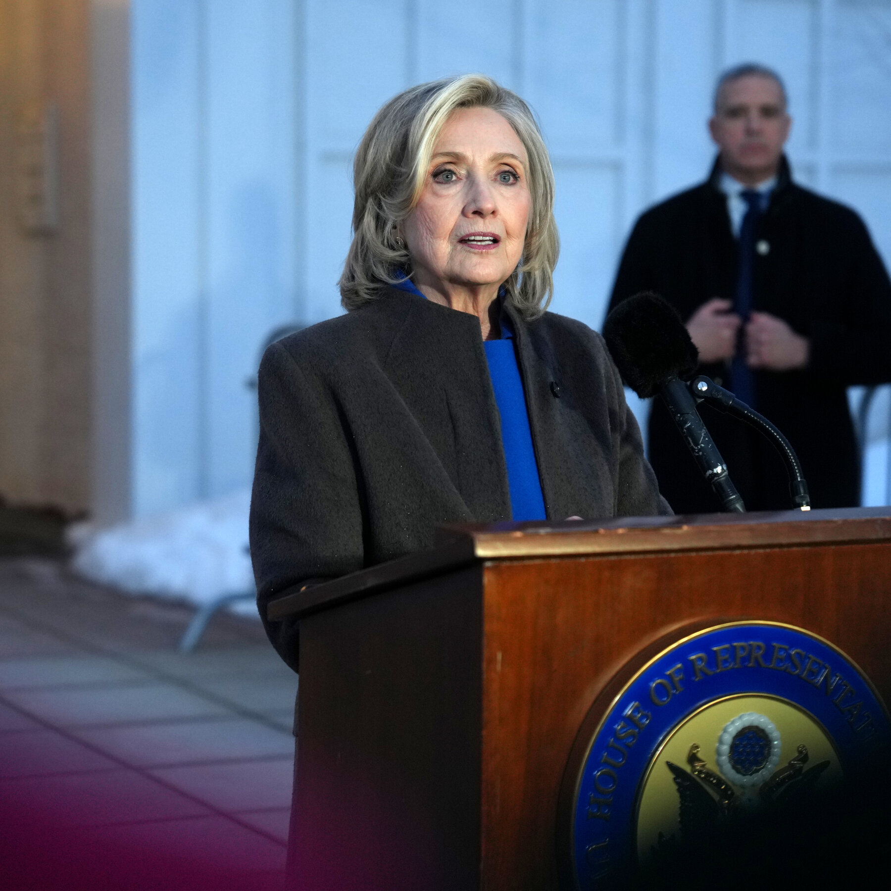 Mantan Presiden Bill Clinton (kiri) dan Mantan Menteri Luar Negeri Hillary Clinton (kanan) menjadi sorotan setelah keterangan mereka dalam deposisi kasus Jeffrey Epstein memicu perdebatan baru dan menyeret nama Donald Trump. (Ilustrasi).