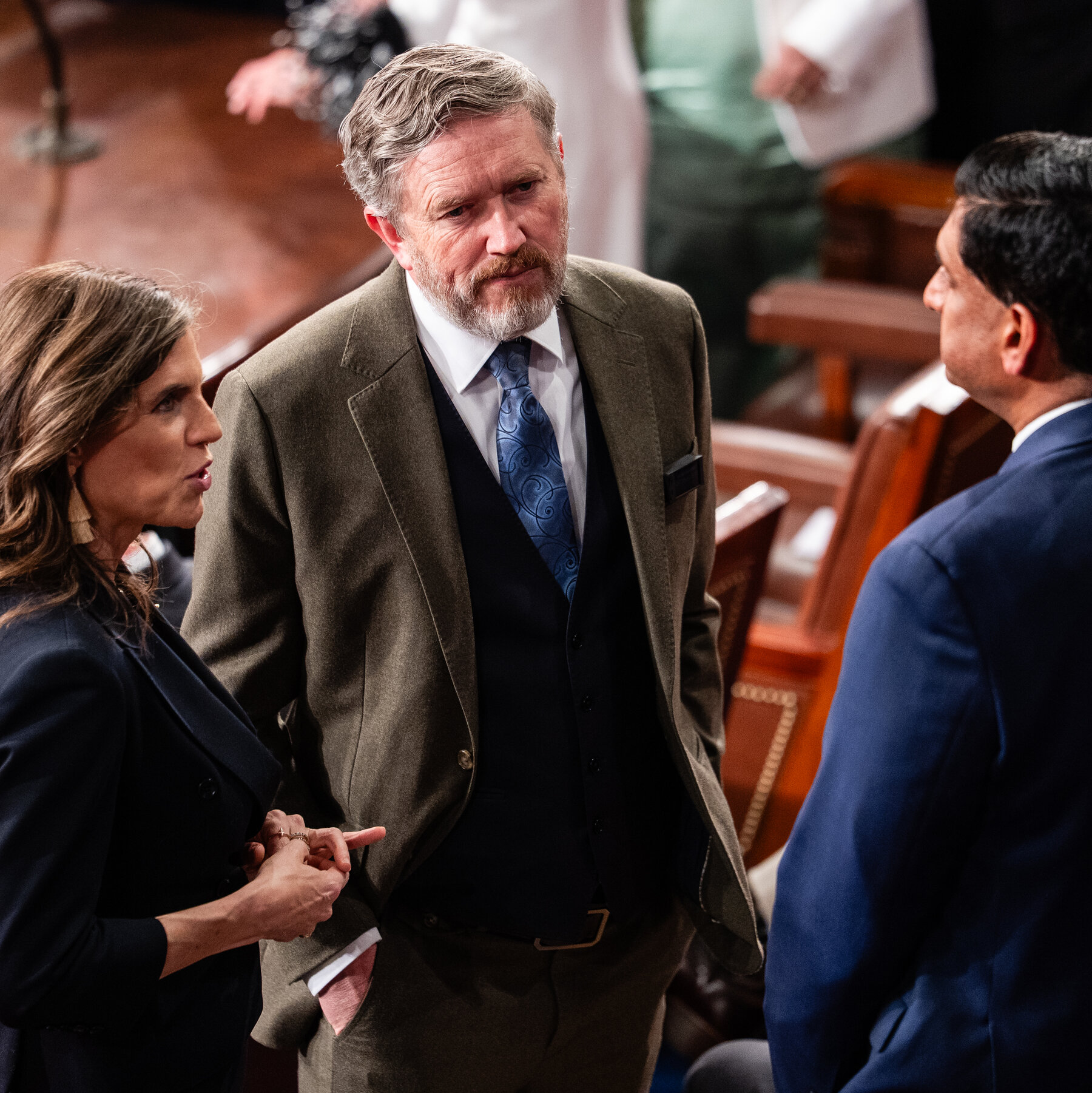 Anggota DPR Thomas Massie (kiri) kerap menjadi suara non-intervensionis di Partai Republik, yang kini menantang sekutu mantan Presiden Donald Trump (kanan, foto ilustrasi) dalam isu kebijakan luar negeri di Kentucky.