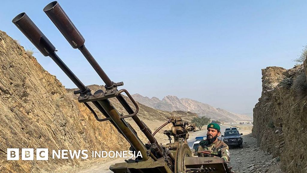 Pesawat tempur Pakistan diklaim melancarkan serangan udara ke wilayah Afghanistan, menyasar tempat persembunyian militan, memicu ketegangan diplomatik dan kecaman keras dari pemerintah Taliban.