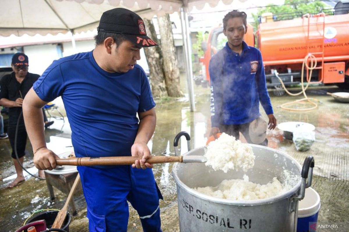 Anggota Taruna Siaga Bencana (Tagana) sedang mengikuti pelatihan kesiapsiagaan di Kalimantan Timur.