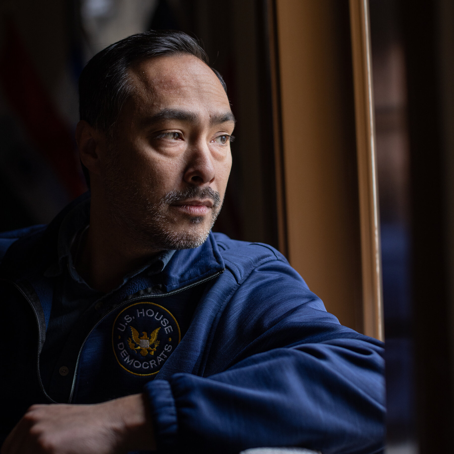 12DC-CASTRO-top-vjqf-mediumSquareAt3X