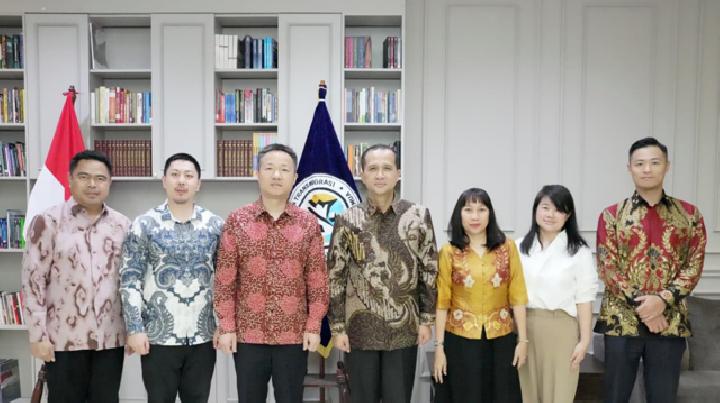 Perwakilan Kementerian Desa PDTT berdiskusi dengan delegasi China Energy Engineering Corporation (CEEC) mengenai potensi investasi energi di kawasan transmigrasi, termasuk Rempang Galang.