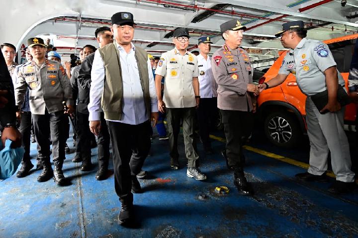 Menteri Perhubungan Dudy Purwagandhi memastikan kesiapan Pelabuhan Bakauheni untuk arus balik Lebaran 2026 yang lancar.