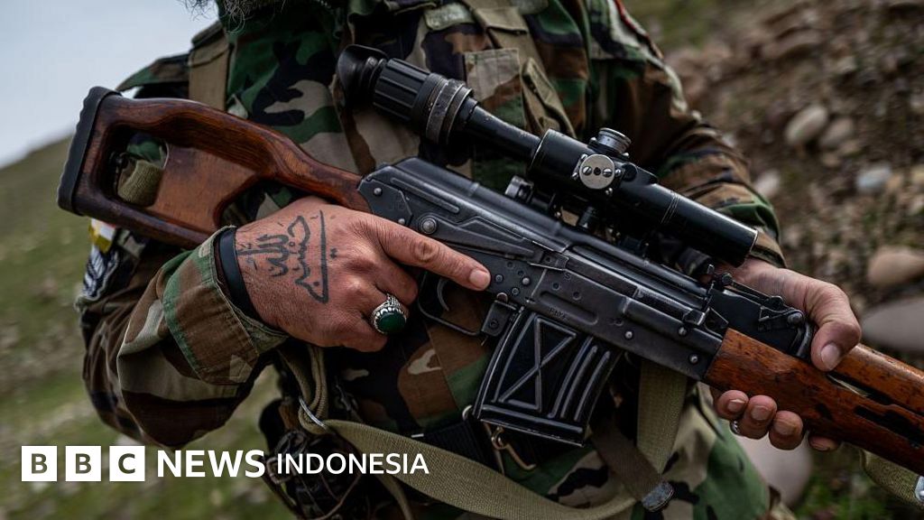 Pejuang Kurdi Iran di wilayah pegunungan yang berbatasan dengan Iran. (Ilustrasi)