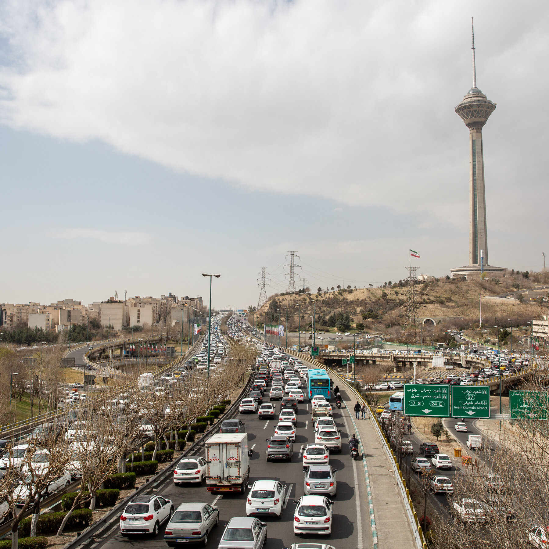 Mantan Presiden AS Donald Trump berbicara tentang kebijakan luar negeri, seringkali menyoroti pendekatan 'tekanan maksimum' terhadap Iran yang bertujuan untuk perubahan internal.