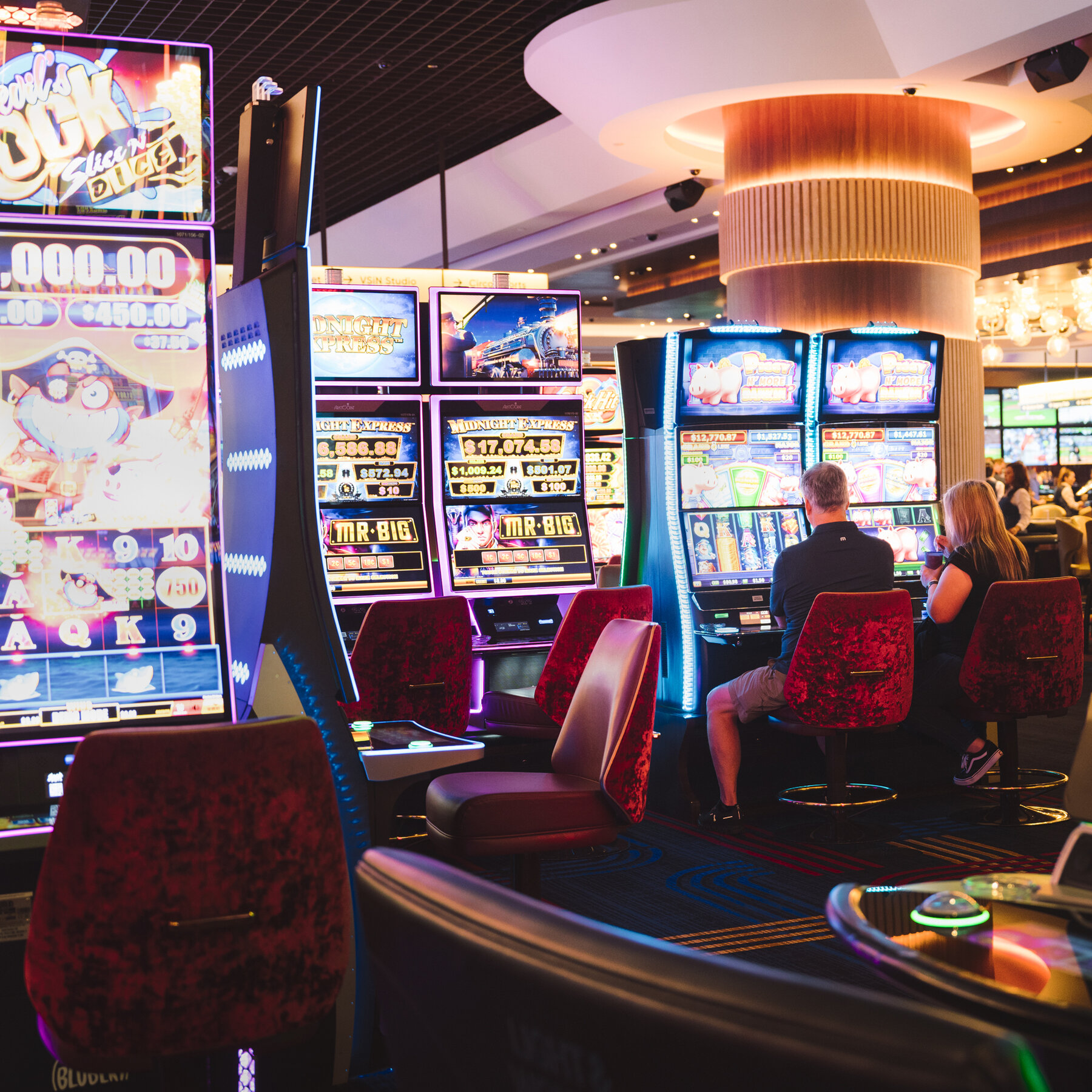 Kasino dan resor di Las Vegas yang biasanya ramai kini menghadapi tantangan serius akibat tekanan inflasi dan penurunan daya beli konsumen, memicu kekhawatiran ekonomi nasional.