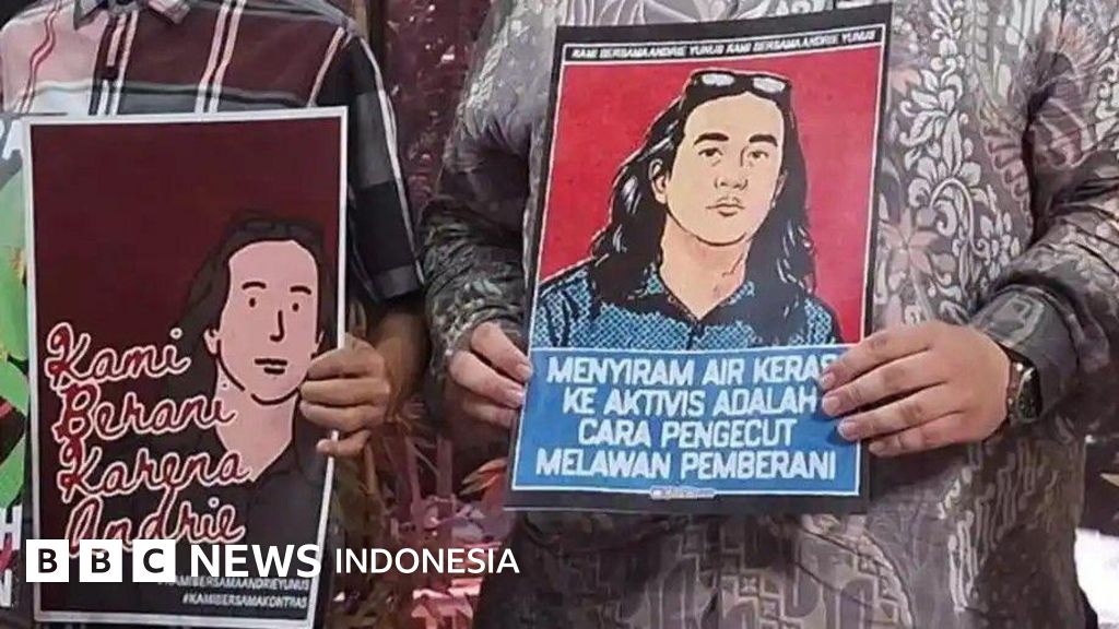 Sejumlah aktivis dan masyarakat sipil melakukan aksi solidaritas menuntut keadilan bagi korban kekerasan terhadap aktivis.