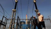 Petugas PLN melakukan inspeksi rutin pada gardu induk untuk memastikan keandalan pasokan listrik menjelang lonjakan beban Ramadan di Sumatera Utara.