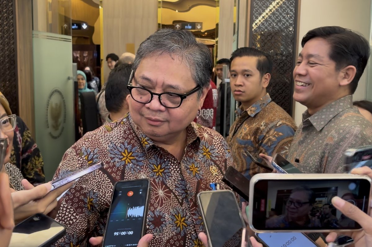 Menteri Koordinator Bidang Perekonomian Airlangga Hartarto menyampaikan analisis dampak konflik geopolitik terhadap ekonomi Indonesia.