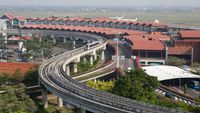 Pemandangan salah satu terminal modern Bandara Internasional Soekarno-Hatta yang terus berinovasi, bersiap menempati posisi bergengsi di jajaran bandara terbaik dunia. Investasi pada infrastruktur dan layanan menjadi kunci peningkatan peringkat.