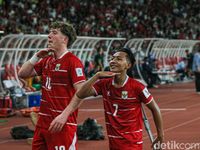 Ole Romeny saat bertanding dengan seragam Timnas Indonesia, menghadapi tekanan besar di Stadion Utama Gelora Bung Karno.