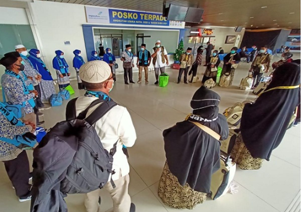 Jemaah umrah Indonesia bersiap untuk keberangkatan kembali ke Tanah Air dari salah satu bandara internasional di Arab Saudi, di tengah kewaspadaan atas situasi regional.
