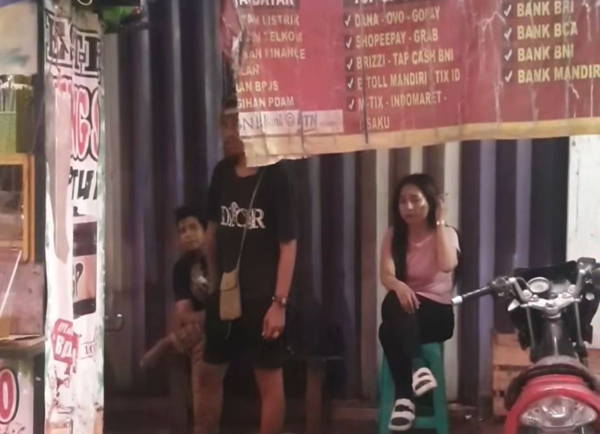 Ilustrasi penegakan hukum dan pil tramadol yang sering disalahgunakan.