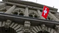 Pesawat militer asing membutuhkan izin khusus untuk melintasi ruang udara Swiss, yang secara konsisten menegakkan kebijakan netralitasnya.