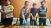 Barang bukti 200 butir obat terlarang jenis 'T-Rex' dan alat hisap sabu yang disita dari pelaku inisial AAU di Parung, Bogor. (Ilustrasi/Dok. Polisi)