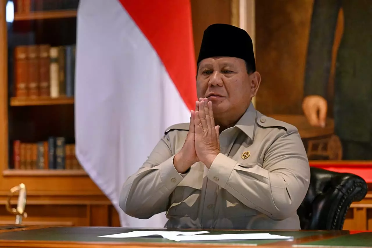 Presiden terpilih Prabowo Subianto menyampaikan visi strategisnya untuk mencapai pertumbuhan ekonomi Indonesia 8 persen, menekankan pentingnya hilirisasi dan pemenuhan kebutuhan dasar rakyat.