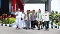 Ustaz Abdul Somad (UAS) saat menyampaikan khotbah Jumat di hadapan anggota kepolisian Polda Sumatera Selatan.