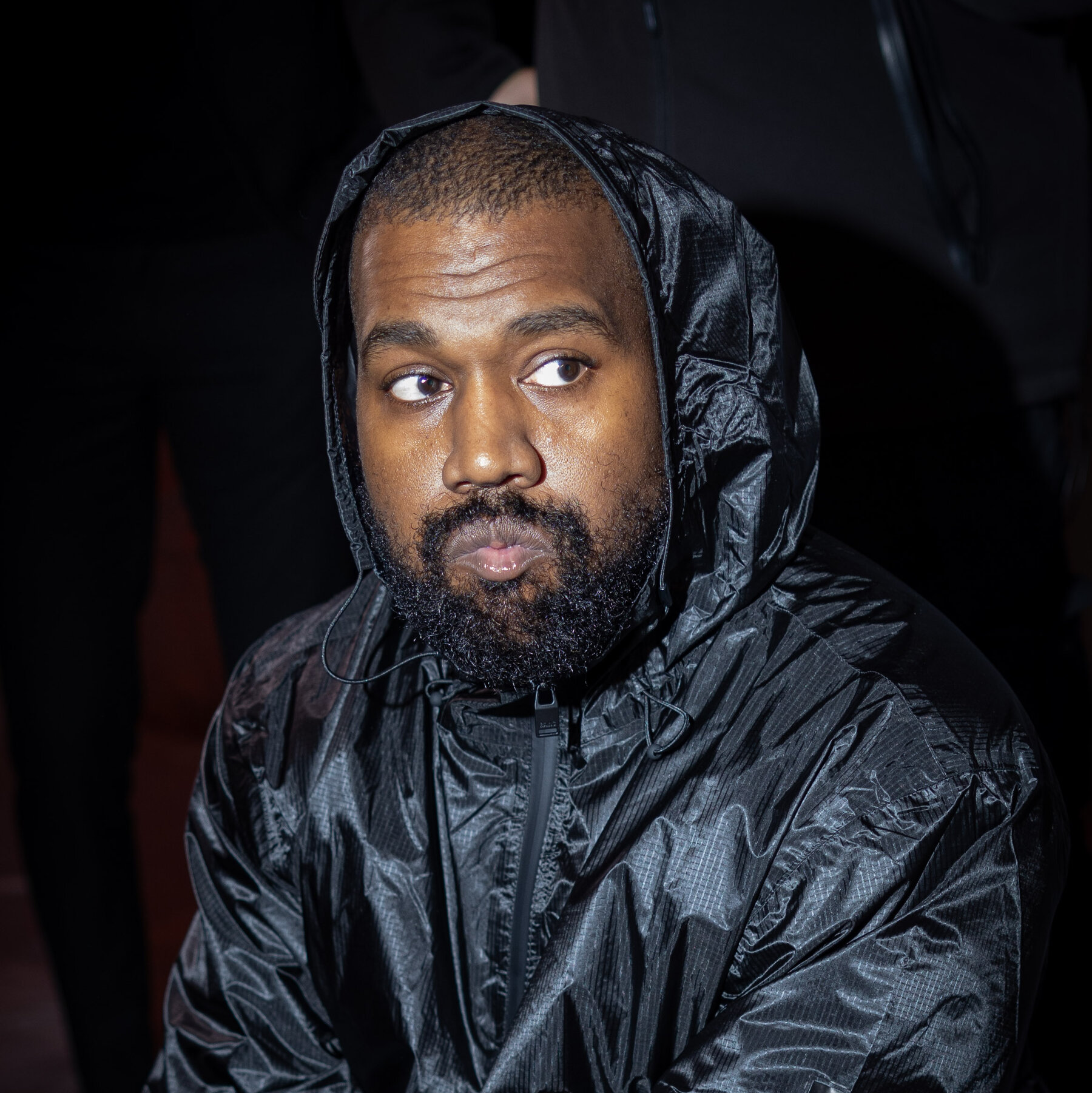 Perdana Menteri Inggris Keir Starmer menyuarakan kekhawatiran mendalam terkait penampilan Kanye West di Wireless Festival, menyusul penarikan sponsor oleh Pepsi Co.