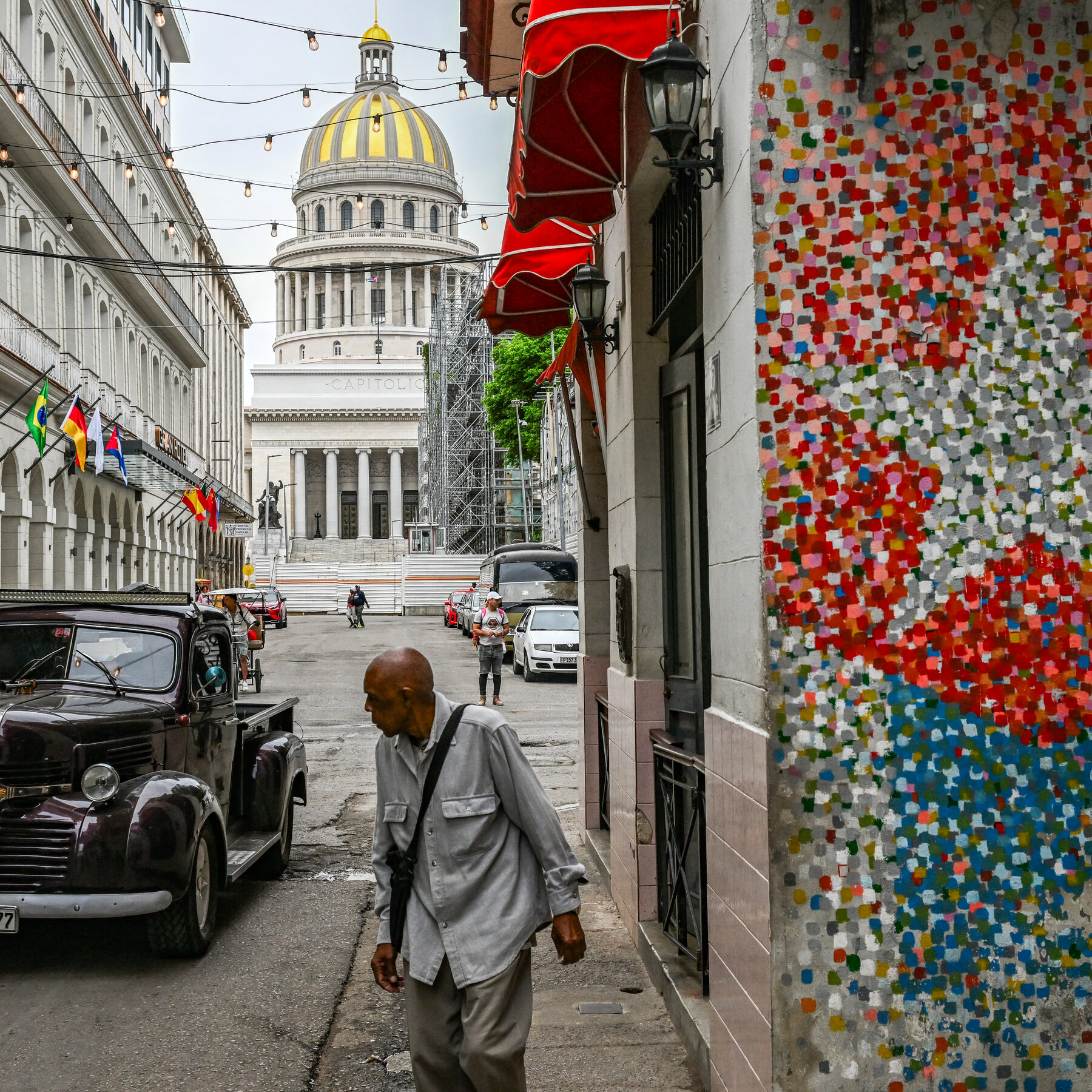 Gedung Capitolio Nasional di Havana, Kuba, yang menjadi simbol kota dan seringkali menjadi latar belakang bagi diskusi politik dan kunjungan delegasi asing.