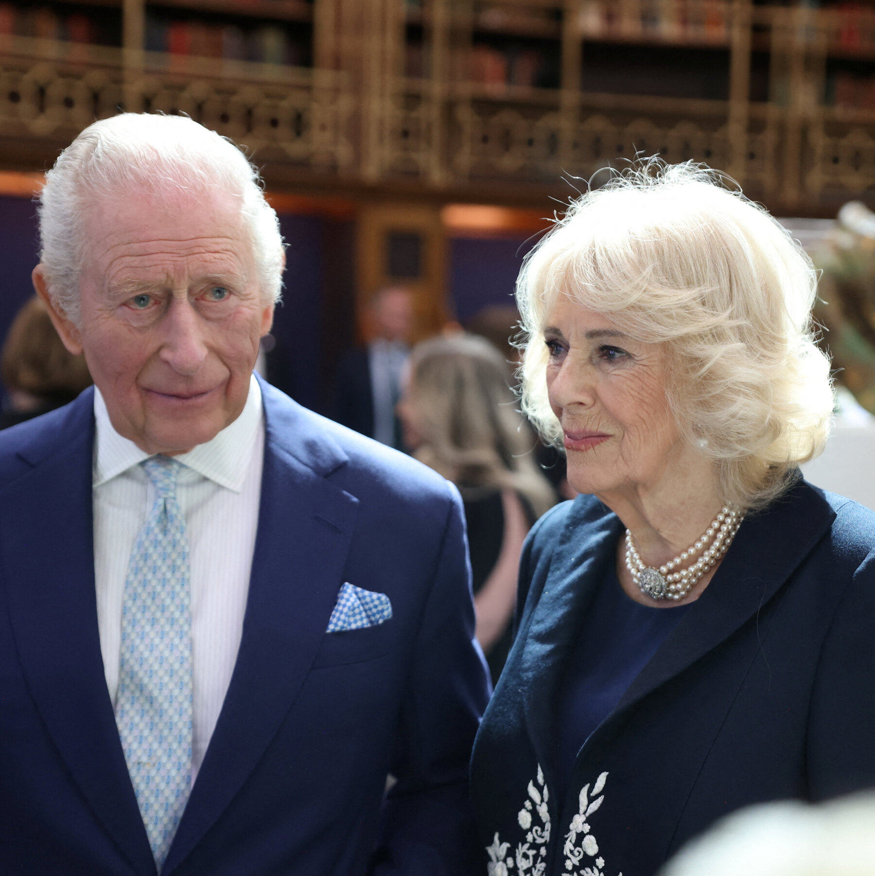 Raja Charles III dan Ratu Camilla (ilustrasi) saat dijadwalkan tiba di Amerika Serikat untuk kunjungan kenegaraan yang dijamu oleh Presiden Donald Trump, menandai momen penting dalam hubungan bilateral.