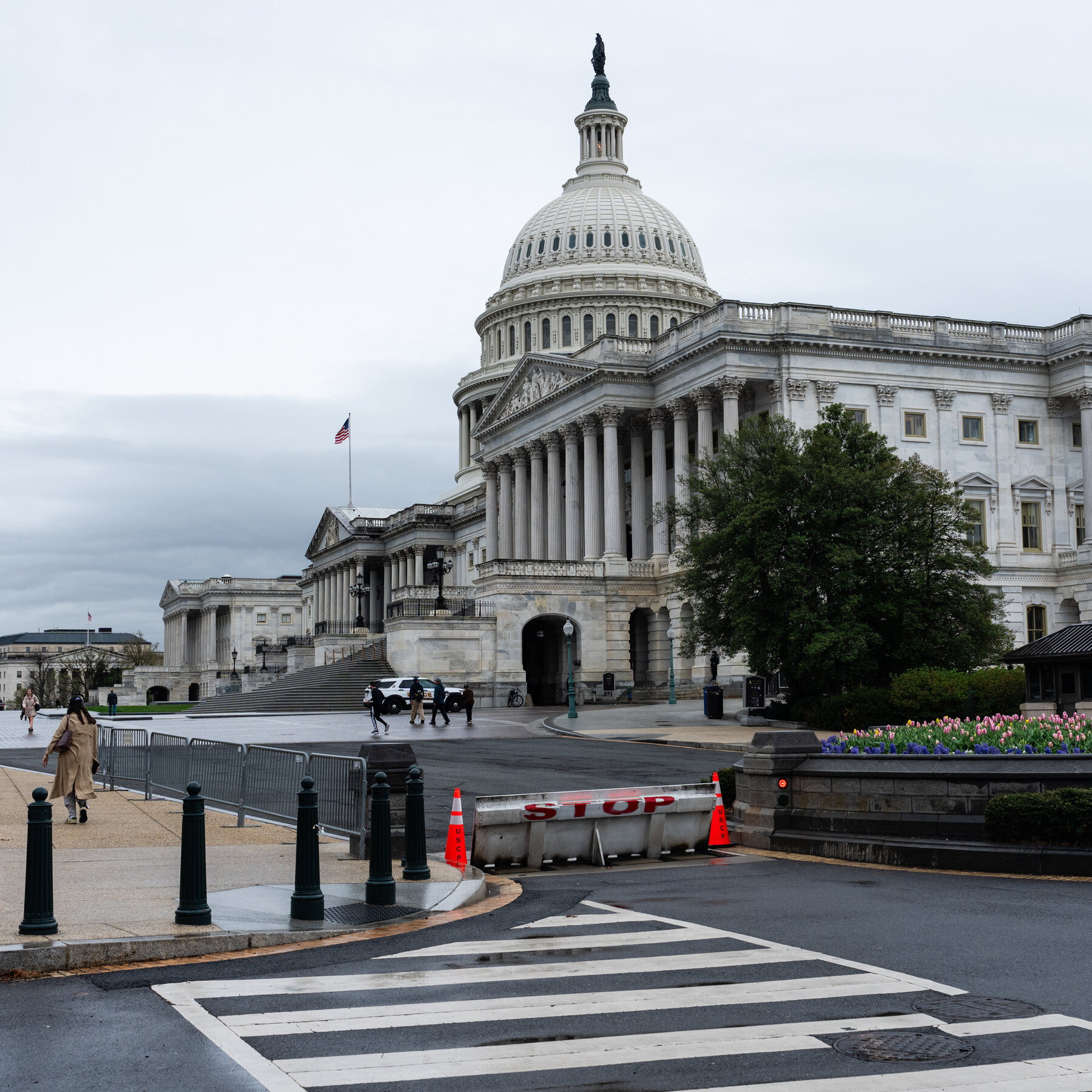 Anggota Senat Amerika Serikat mengikuti sesi maraton pemungutan suara untuk anggaran di Capitol Hill, Washington D.C.