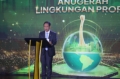 Menteri Lingkungan Hidup Hanif Faisol Nurofiq berpidato dalam acara penganugerahan PROPER 2025, di mana PT Mitra Stania Prima (MSP) meraih Proper Emas dan Green Leadership.