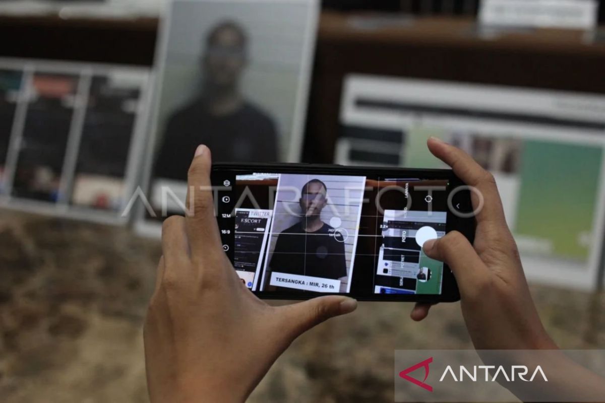 Gedung Pemerintahan Provinsi Kalimantan Timur, simbol komitmen dalam memerangi TPPO anak di ranah digital.