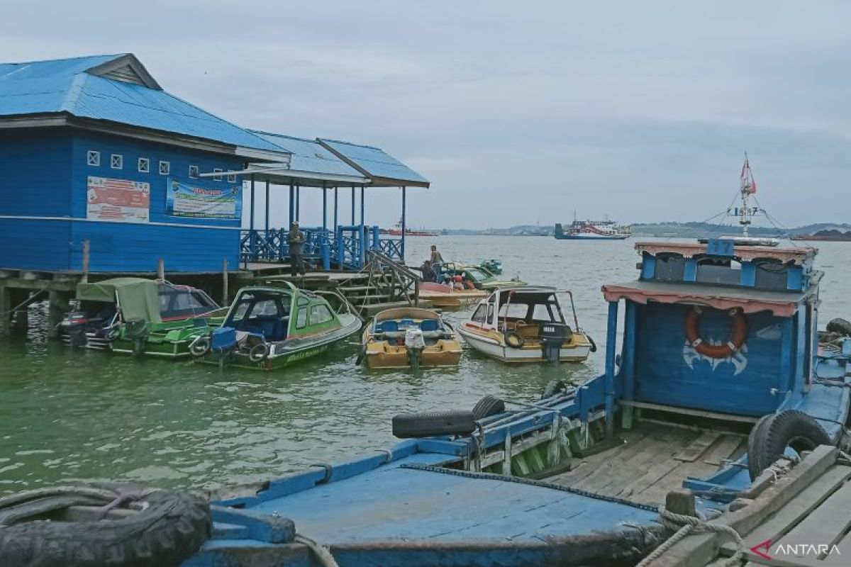 Ilustrasi visualisasi penataan kawasan pelabuhan penyeberangan di Penajam Paser Utara yang diproyeksikan menjadi pintu gerbang vital menuju Ibu Kota Nusantara (IKN).