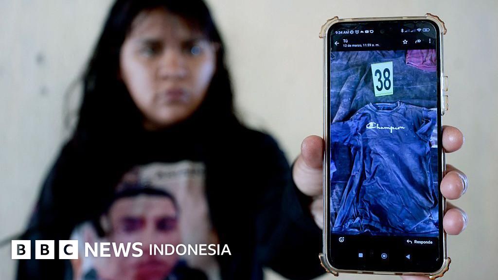 Ratusan pasang sepatu yang ditemukan di kamp Kartel Jalisco menjadi simbol pilu dari banyaknya korban kekejaman kartel di Meksiko.