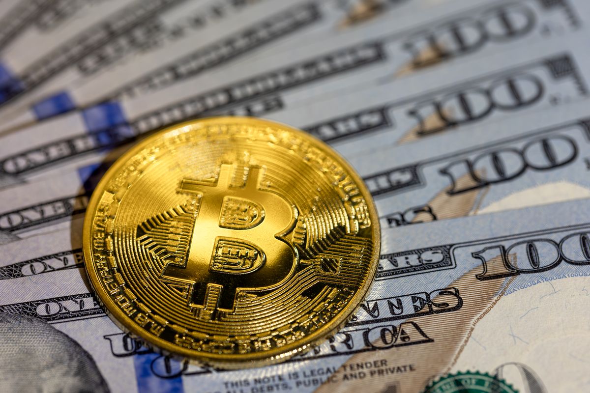 Ilustrasi grafik pasar kripto yang menunjukkan pergerakan harga dalam rentang terbatas, merefleksikan pentingnya strategi investasi konsisten seperti Dollar Cost Averaging.