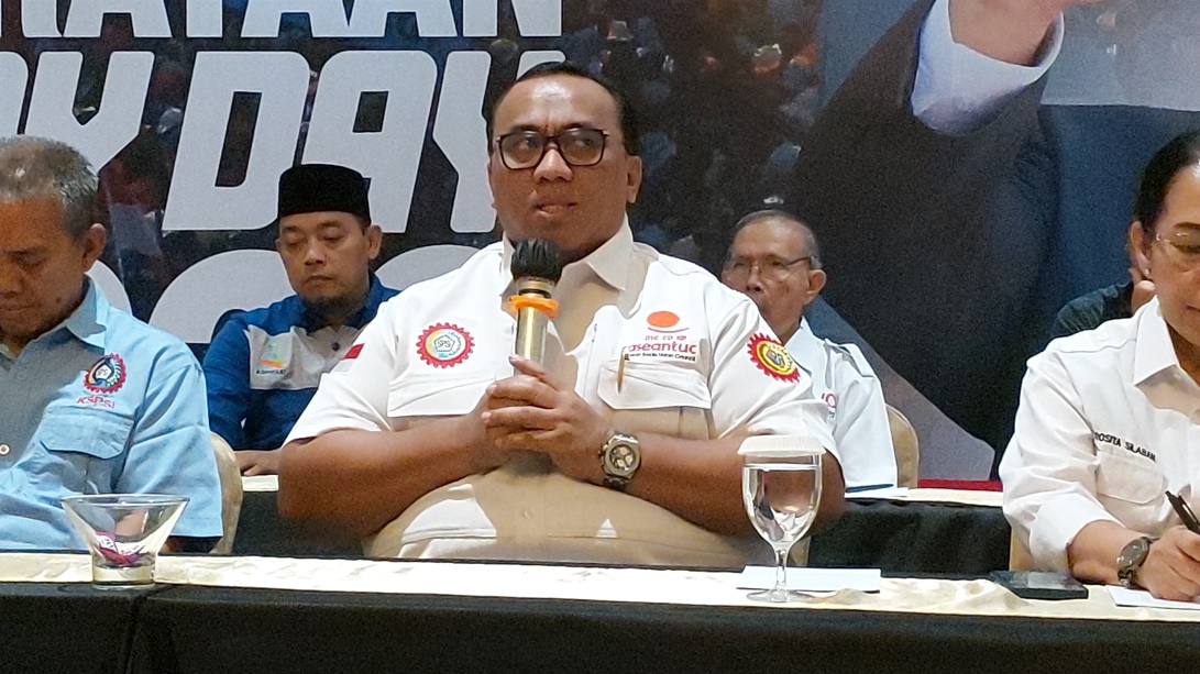 Presiden terpilih Prabowo Subianto diproyeksikan akan menghadiri perayaan Hari Buruh Internasional di Monumen Nasional (Monas), menandakan komitmen pemerintah terhadap pekerja.
