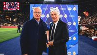 Claudio Ranieri saat menjalankan perannya sebagai penasihat senior AS Roma. Kepergiannya kini menjadi sorotan, terutama dengan ucapan perpisahan yang memicu spekulasi.