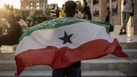 Bendera Israel dan Somaliland berkibar berdampingan, melambangkan langkah diplomatik bersejarah di Tanduk Afrika.