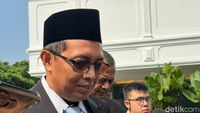 Kendaraan memasuki area Istana Kepresidenan di tengah spekulasi hangat mengenai potensi reshuffle kabinet terbatas.