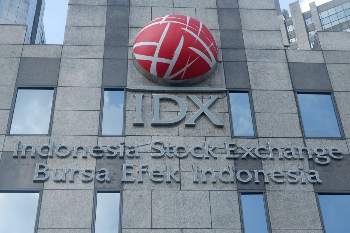 Grafik Indeks Harga Saham Gabungan (IHSG) menunjukkan tren penguatan yang signifikan di tengah aktivitas pembelian yang dominan, Selasa (14/4/2026).
