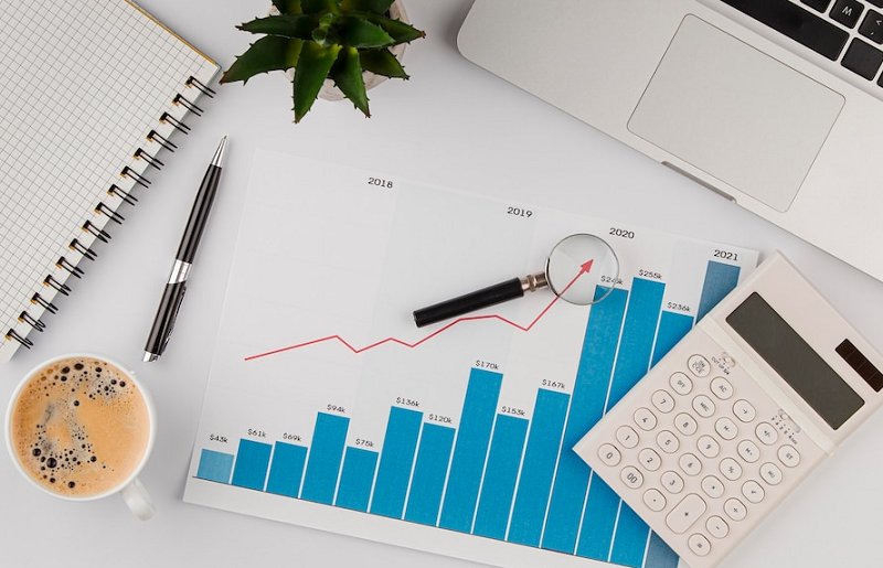 Ilustrasi peningkatan biaya layanan kesehatan yang terus membayangi masyarakat Indonesia.