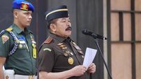 Jaksa Agung Burhanuddin saat melantik 14 Kepala Kejaksaan Tinggi dan Pejabat Eselon II di lingkungan Kejaksaan Agung, Jakarta.