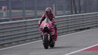 Marc Marquez bersama motor Ducati Desmosedici-nya sebelum insiden fatal di MotoGP Spanyol 2026.