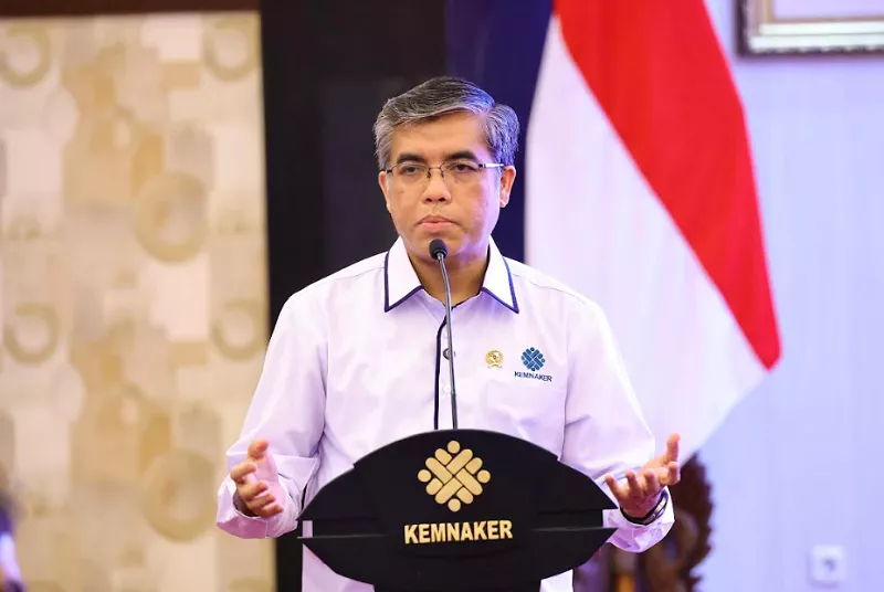 Menteri Ketenagakerjaan Yassierli saat menyampaikan pernyataan terkait kebijakan WFH sektor swasta di Jakarta. (Foto: Istimewa/Kemenaker)