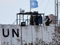 Pasukan perdamaian UNIFIL berpatroli di perbatasan Lebanon Selatan, kawasan yang penuh ketegangan geopolitik.