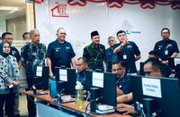Menteri Sosial bersama perwakilan PT Agrinas Pangan Nusantara membahas program Koperasi Merah Putih untuk penerima bantuan sosial.