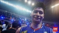Dimas Saputra (kanan) saat beraksi membela Jakarta LavAni Livin' Transmedia di Proliga 2026. Penampilan heroiknya di final memastikan gelar juara tim.