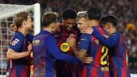 Hansi Flick, pelatih Barcelona, menyampaikan pentingnya fokus dan kehati-hatian meskipun timnya unggul sembilan poin di puncak klasemen LaLiga, menunjukkan mentalitas seorang juara berpengalaman.